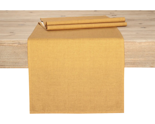 Bordslöpare av tyg på träbord