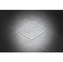 Fyrkantigt golvbrunn i metall i kaklad dusch