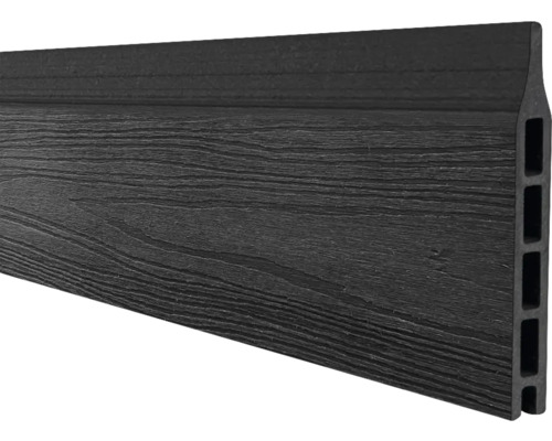 Trädäck av kompositmaterial med trästruktur