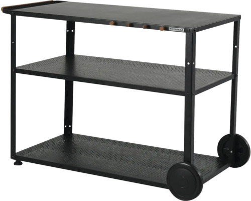 Serveringsvagn med tre hyllor och hjul.