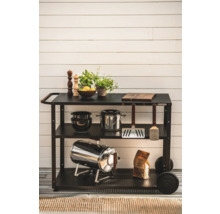 Serveringsvagn med grilltillbehör som kastrull, grill, skålar och kryddor