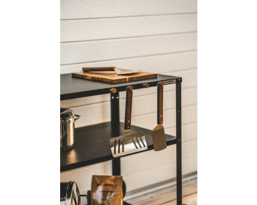 Grillvagn med skärbräda och grillverktyg