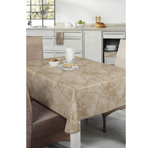 Bord med marmorlook vaxduk i ett kök