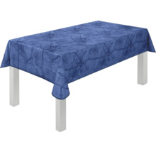 Blåmönstrad bordsduk på ett bord