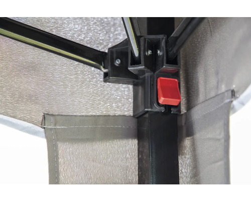 Detaljvy av ett lusthus med röd knappmekanism för justering