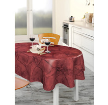 Matbord med röd marmorduk i köket