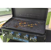 Pit Boss stekbord med matrester.