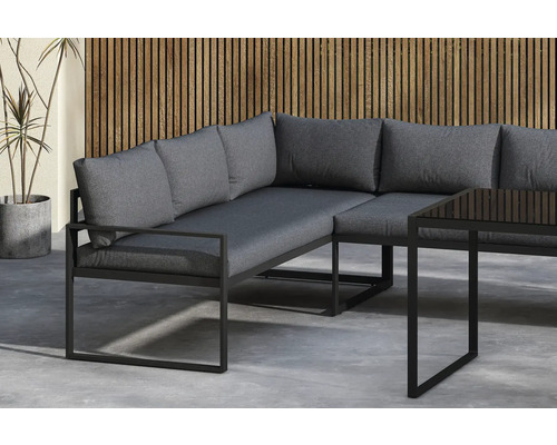 Trädgårdsmöbelset med grå dynor och svart bord