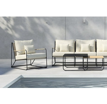 Trädgårdsmöbelset med fåtölj, soffa och två bord vid poolen