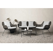 Trädgårdsset med soffa, två stolar och ett bord för utomhusbruk