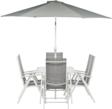 Utemöbelset med bord, stolar och parasoll