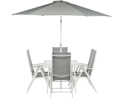 Utemöbelset med bord, stolar och parasoll