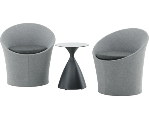 Två grå fåtöljer och ett sidobord