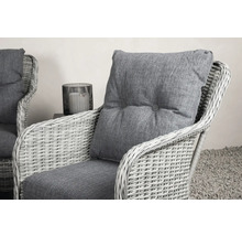 Trädgårdsmöbler: Fåtölj i rotting med grå dynor