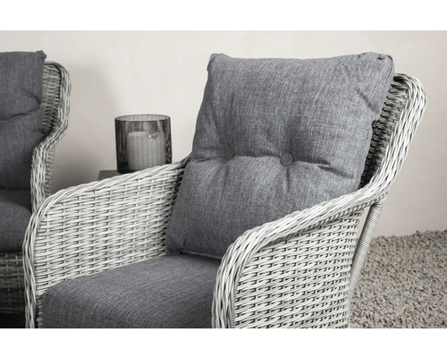 Trädgårdsmöbler: Fåtölj i rotting med grå dynor