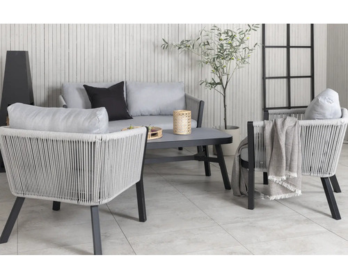 Utemöbelset med soffa, fåtöljer och bord för utomhusbruk