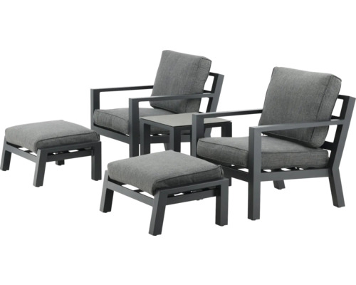 Trädgårdsmöbelset med två fåtöljer, två pallar och ett bord