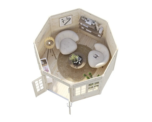 Interiörbild av ett trädgårdshus med sittgrupp och hyllor