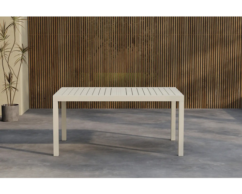 Rektangulärt trädgårdsbord med ribbad bordsskiva