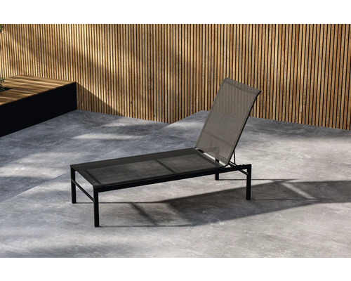 Solstol med justerbart ryggstöd för utomhusbruk