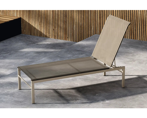 Solstol med justerbart ryggstöd för utomhusbruk