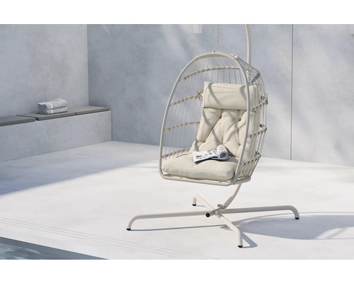 Hängfåtölj med metallram och vadderad dyna