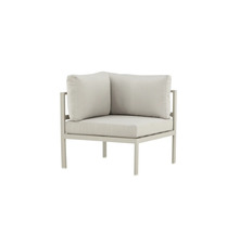 Hörnsofffåtölj med metallram och vadderade kuddar