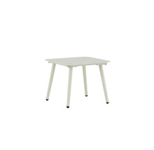 Fyrkantigt trädgårdsbord med fyra ben