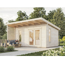 Trädgårdshus i trä med terrass och dubbla glasdörrar i trädgården