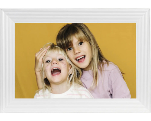 Digital fotoram med foto av två flickor