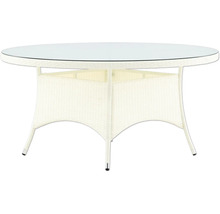 Trädgårdsbord med glasskiva och rottingstruktur