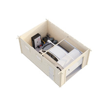 Garage av trä med bil, verktygsskåp och trädgårdsredskap