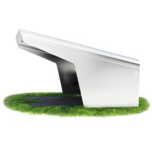 Metallskydd på gräsmatta