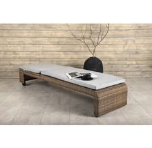 Solstol i rotting med grå dyna, bok och kopp