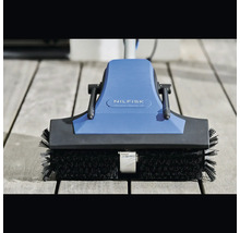 Nilfisk terrasstvätt med borstar för rengöring av terrasser
