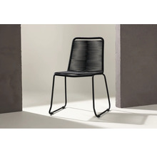 Svart stol med sits av rep