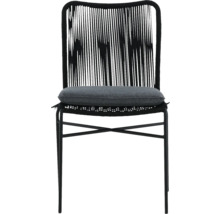 Svart stol med flätad rygg och sittdyna