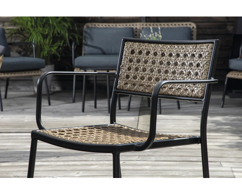 Trädgårdsfåtölj med armstöd och rotting sits