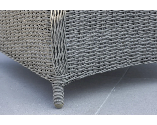 Detaljvy av en möbel med rottingutseende