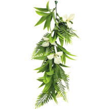 Konstgjord hängande buske med blommor och ormbunksblad