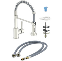 Köksblandare med duschslang och installationsmaterial