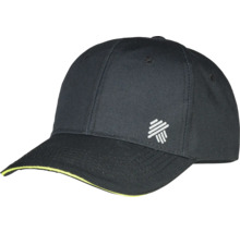 Svart basebollkeps med logotyp