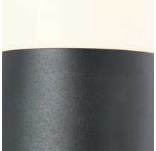 Närbild av en utomhuslampa