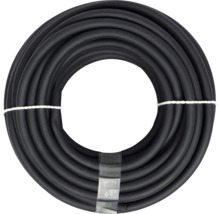 Svart vattenslang upprullad