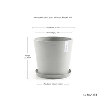 Ecopots blomkruka Amsterdam 40 med fat och vattenreservoar, diameter 40 centimeter, höjd 34,8 centimeter, volym 28 liter.