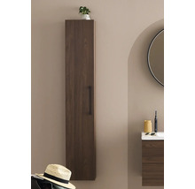 Högt badrumsskåp med dörr och handtag