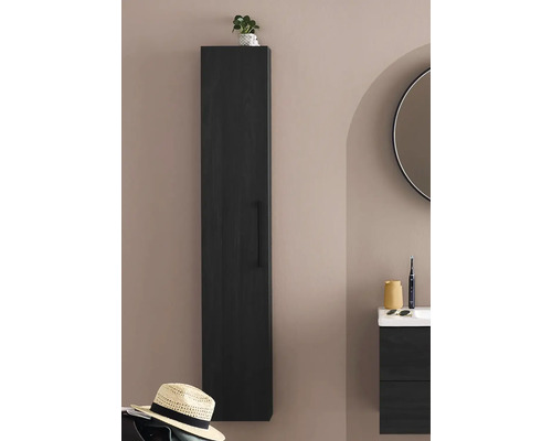 Högt badrumsskåp med dörr och handtag