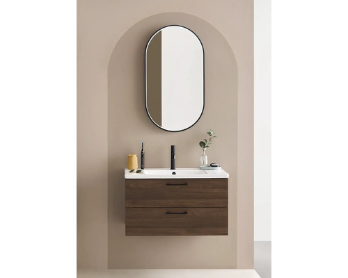 Modern badrumsmöbel med tvättställsskåp, tvättställ, armatur och spegel