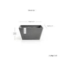 Ecopots Berlin 40 planteringskärl grå, längd 41 centimeter, djup 41 centimeter, höjd 18 centimeter, volym 21 liter, vikt 1,9 kilogram.
