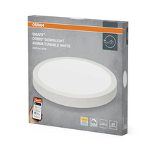 Förpackning med en Osram Smart Plus Orbis downlight taklampa med en diameter på 400 millimeter, justerbar färgtemperatur och 22 watt effekt